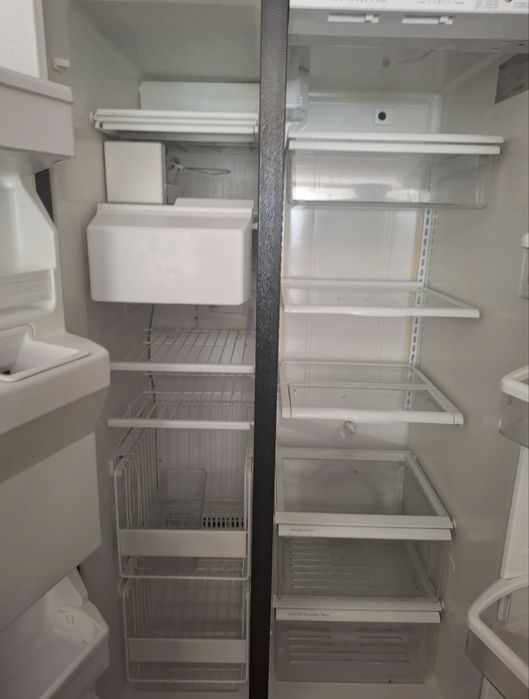 Frigorífico Congelador da Marca Whirlpool.