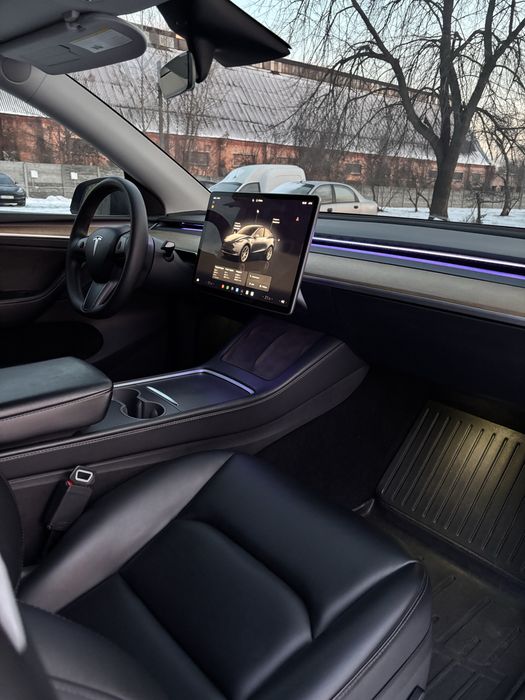 Tesla MY без ДТП