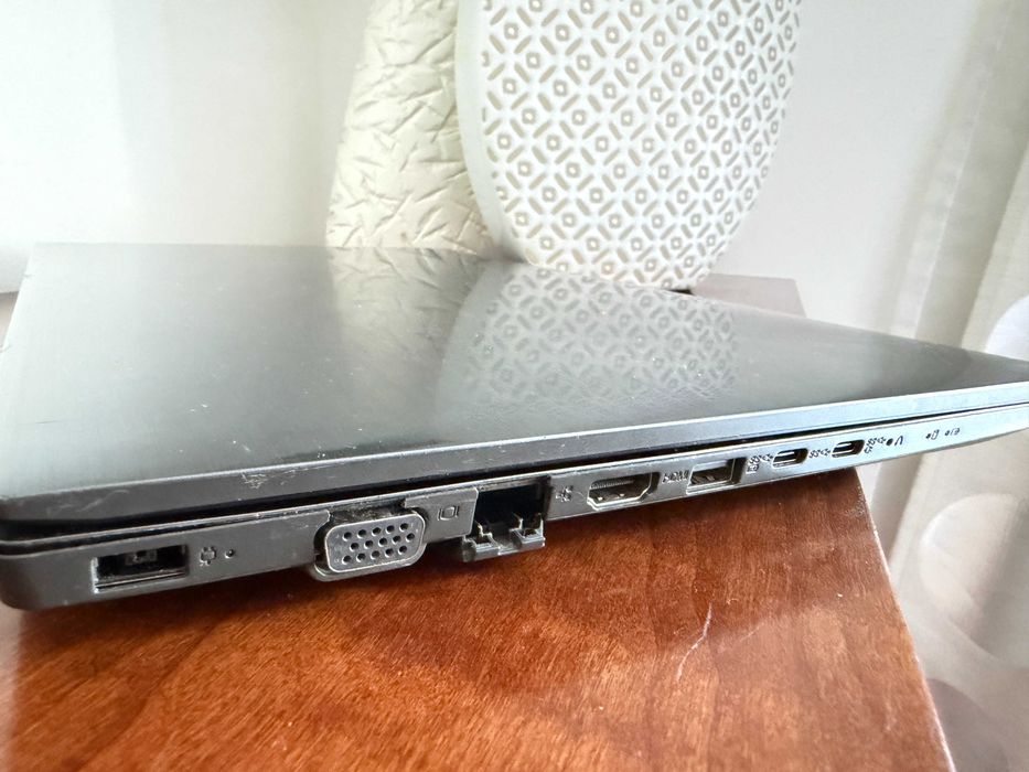 Lenovo V330|15.6"FulHD|i3-8100u a 2.2Ghz|12Gb Ram|Ssd 256Gb|Bateria 2H