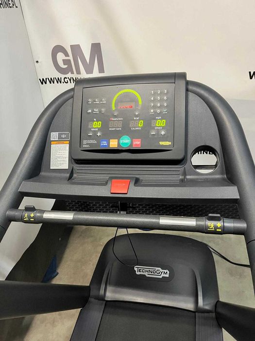 Bieżnia Technogym jog 700 Led Black z joystickami Gwarancja!!