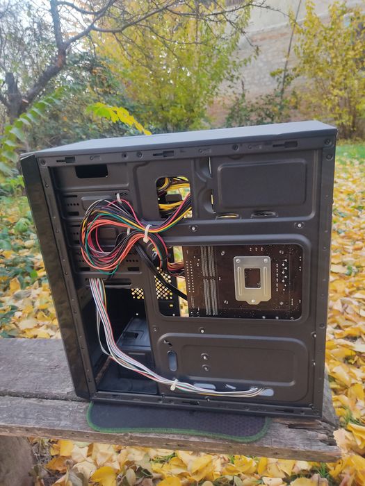 Топовый ПК i3 8100 gtx 1070 8gb ssd 256 16gb ddr4 тихий и холодный