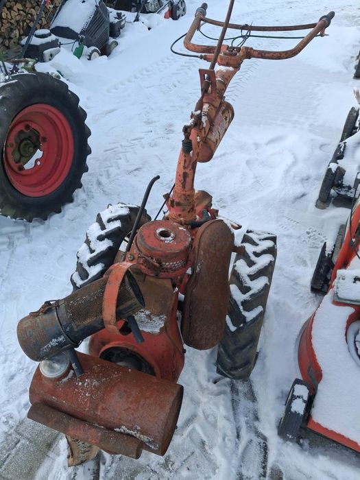 Traktorek jednoosiowy IRUS