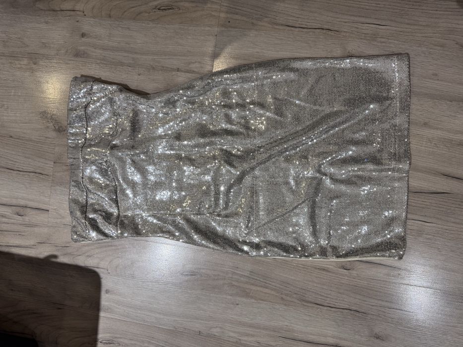 Sukienka z cekinami Terranova S/M