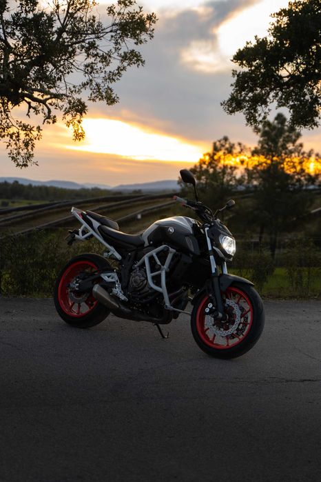MT 07 2020 stunt