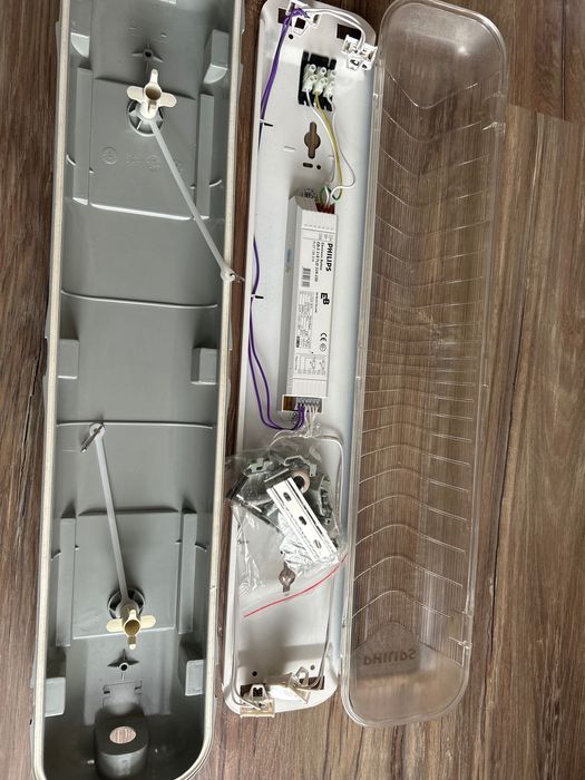 Lampa, oprawa hermetyczna TCW060 2×TL‑D18W EB IP65