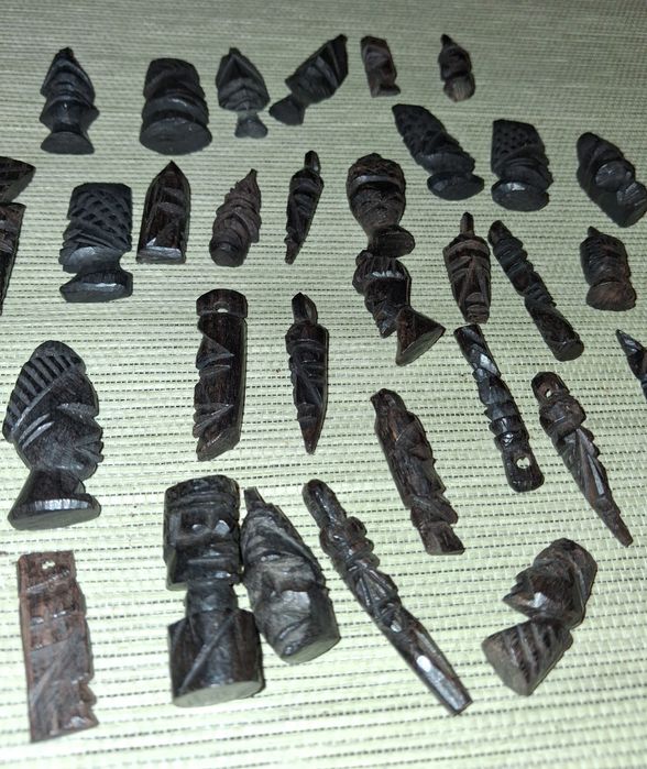 Vendo stock pendentes ébano ,1 euro cada