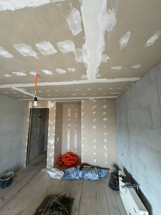 Будинок, смт. Куликів ( центр)