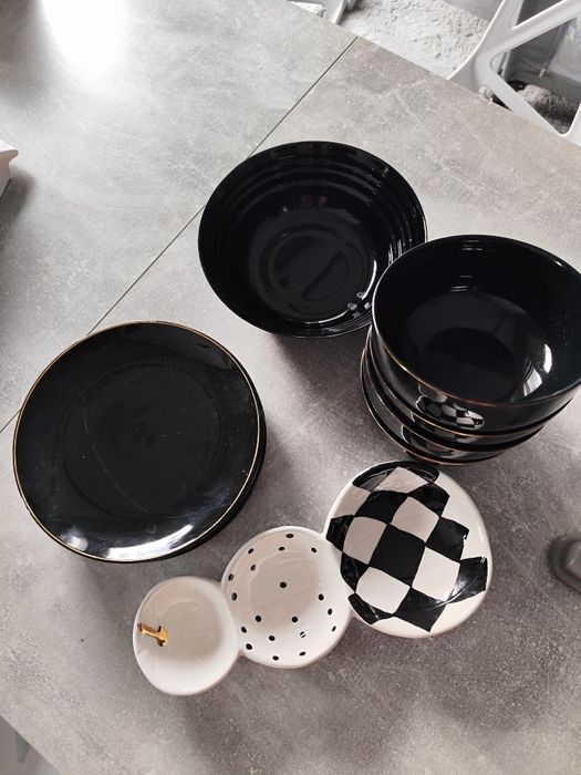 Home&You zastawa stołowa . Czarna Glamoure.