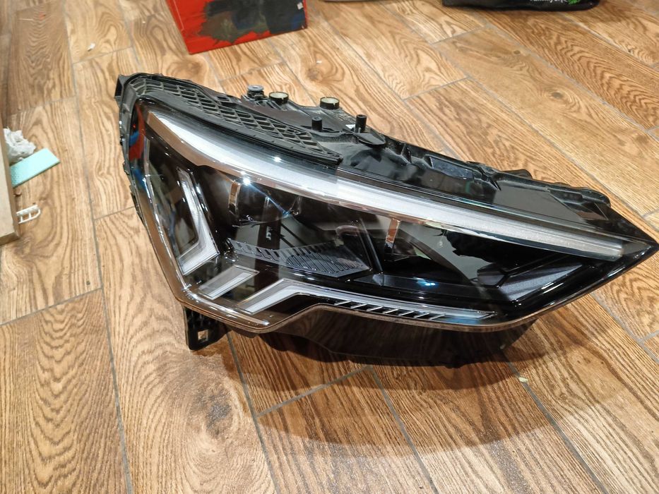 Reflektor audi q3 83a full LED matrix