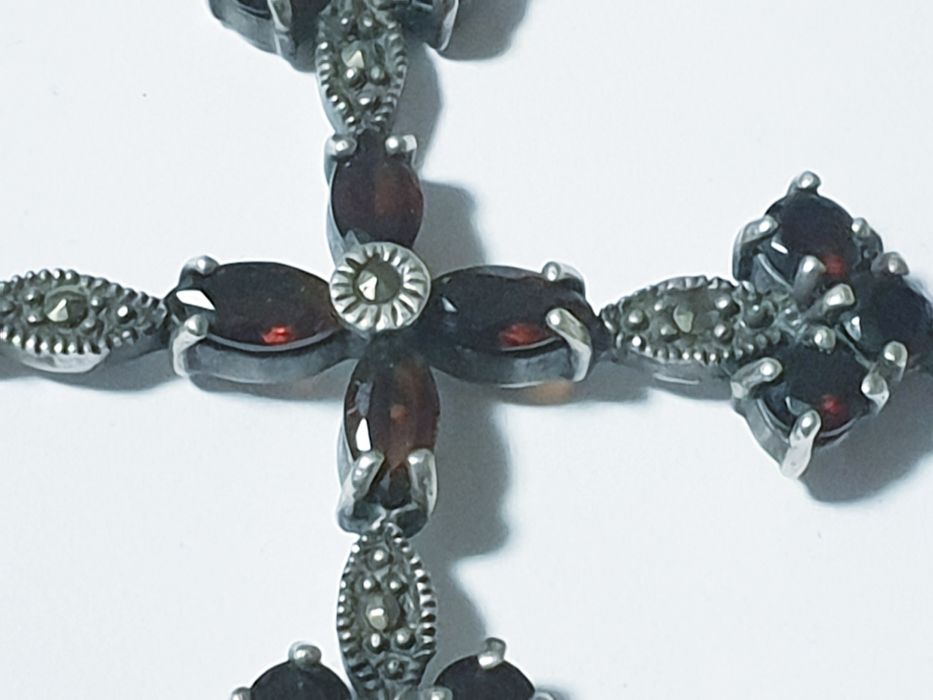 Lindos preciosos pendentes crucifixos vintage em prata e ouro