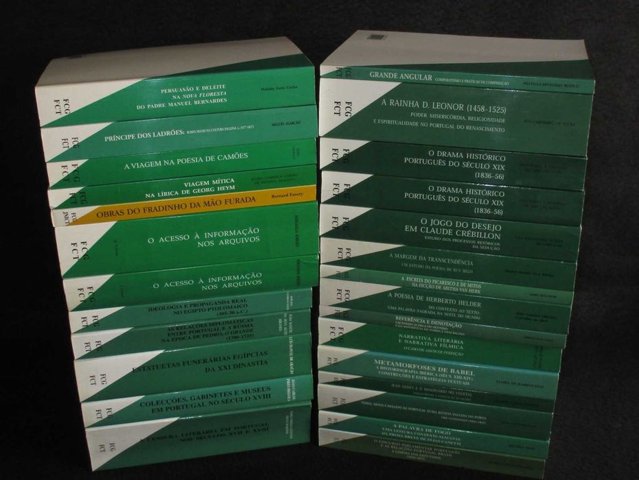 Livros Colecção Textos Universitários de Ciências Sociais e Humanas