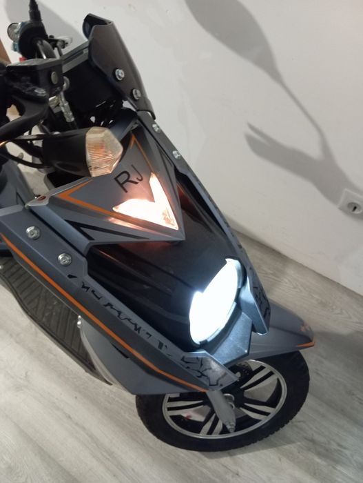 Moto elétrica(semi-nova)