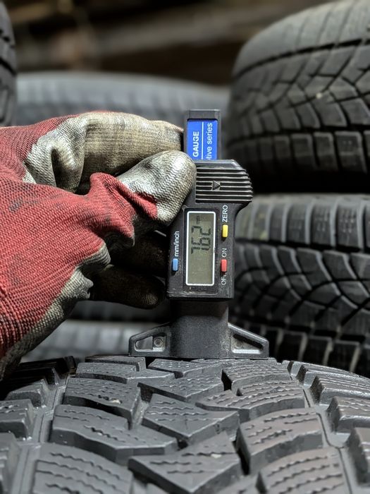 Резина зима зимові 215 55 r17 Dunlop колеса шини Gtyres