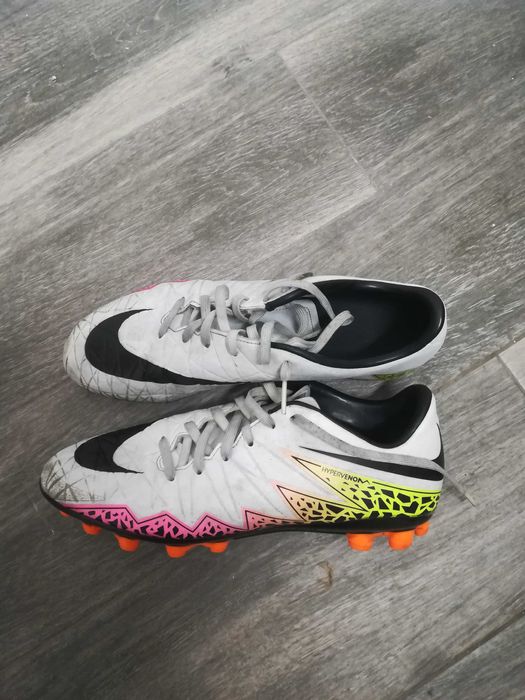 Chuteiras hypervenom