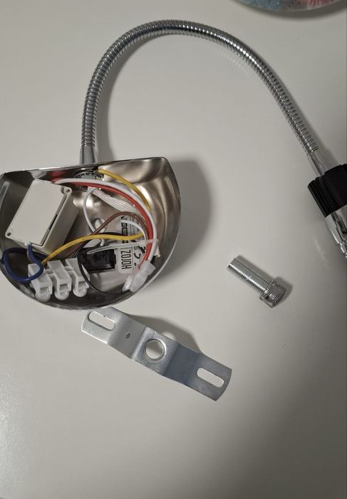 Lampka led nocna,montowana do lozka