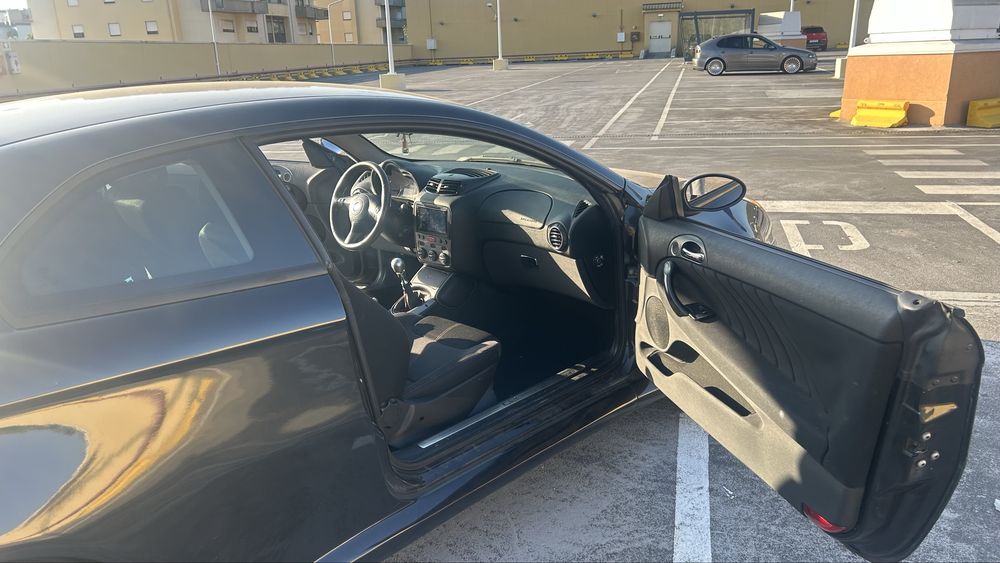 Alfa Romeo GT 1.9 JTD Black Edition