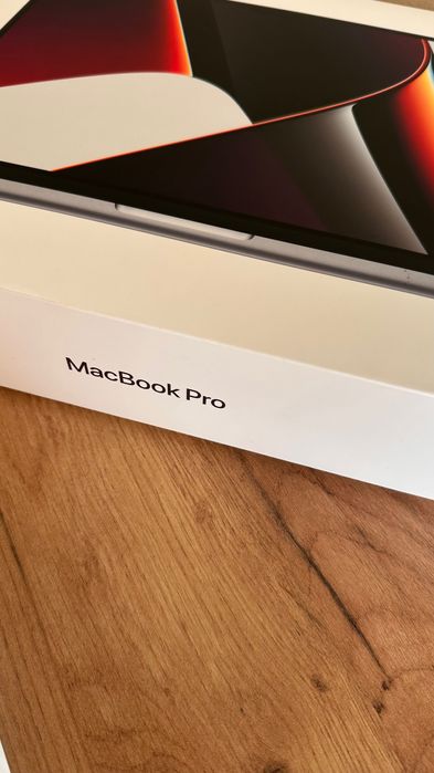 MacBook Pro 14 M1 space gray