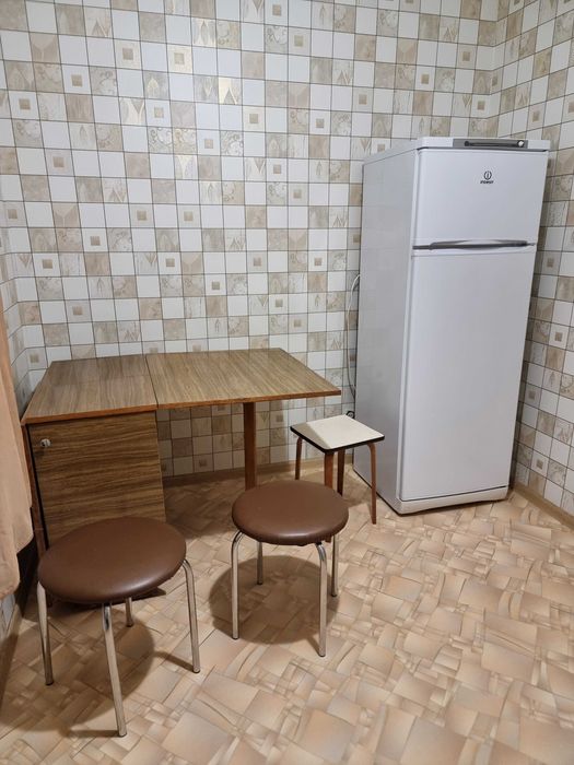 Здам подобово 1кім кв на 15му мікрорайоні