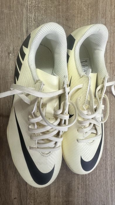 Chuteira nike ….