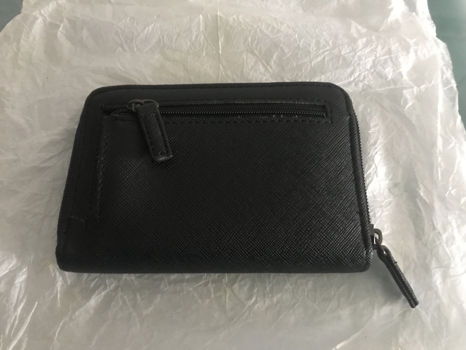 Coin and Document Holder64285100918403121