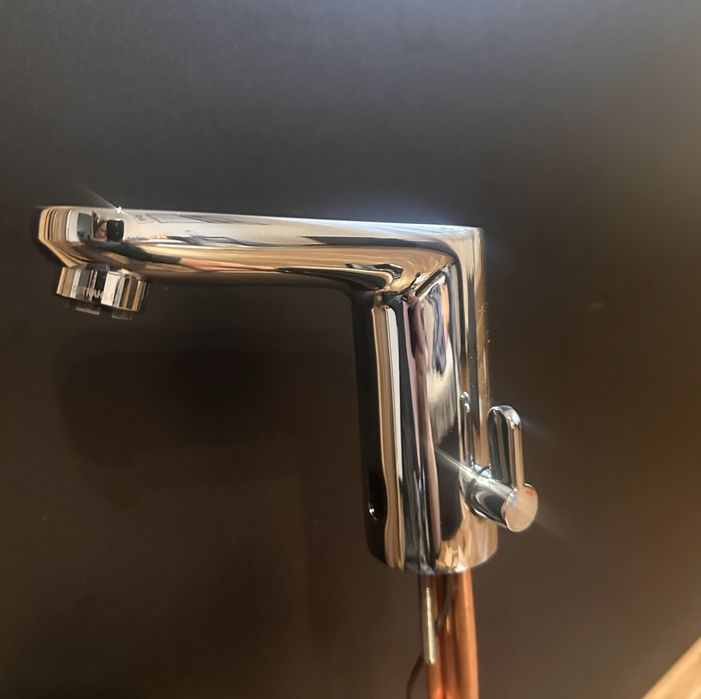 Bateria umywalkowa na podczerwień Grohe kran