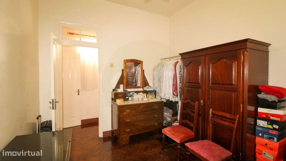 Prédio para Comércio e Habitação no Centro de Machico