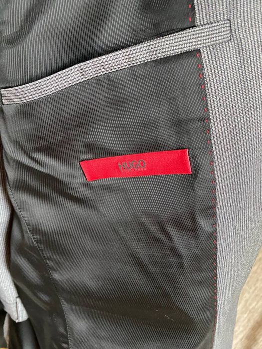 Стильний чоловічий костюм Hugo boss