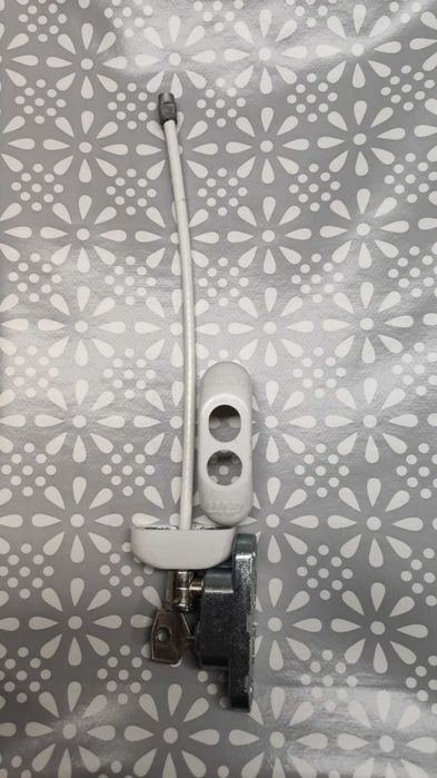 Zabezpieczenie okien blokada UAP czarny i biały pod klucz NOWE