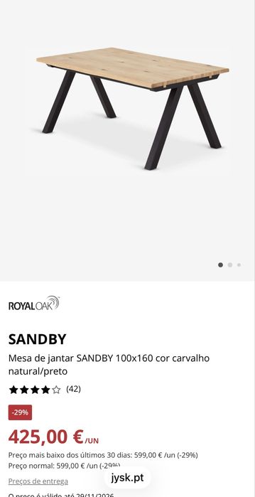 Mesa com quatro cadeiras