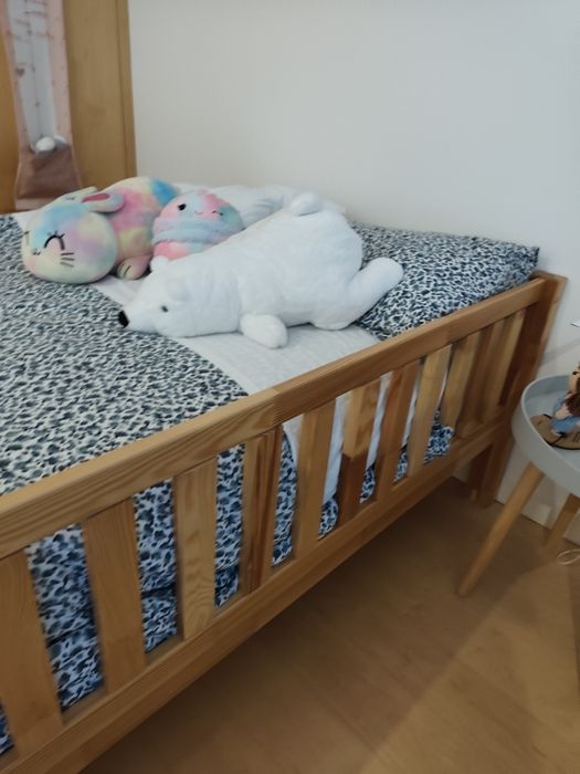 Vendo Cama de criança + colchão