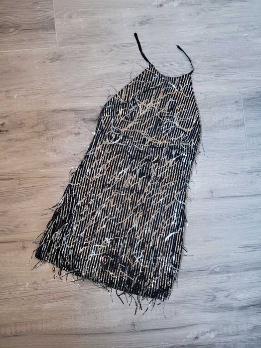 Srebrna sukienka z cekinami cekiny frędzle boho vintage dekolt plecy