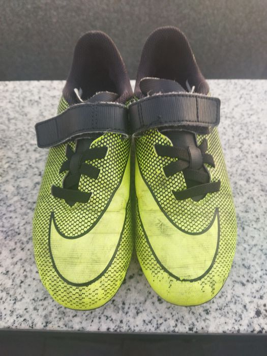Várias chuteiras Nike tam 32, 33, 34 e 35