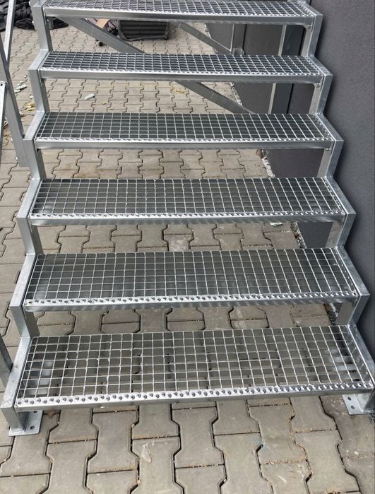 Stopnie WEMA 800x240 mm | ocynkowane | 30x2 mm | stopień metalowy, stopnice