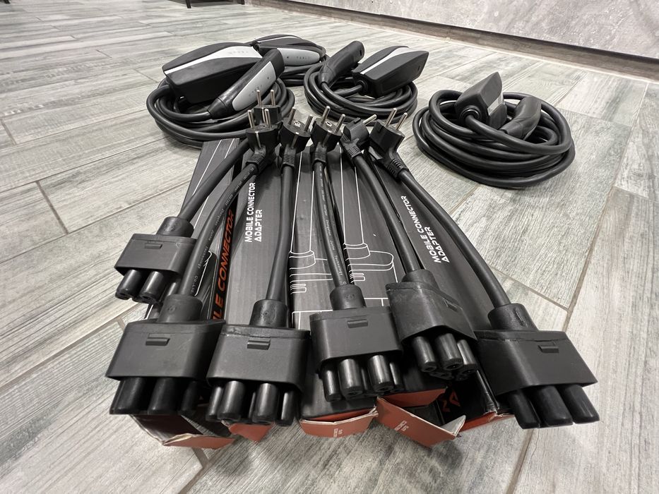 Перехідник для зарядки Тесла (хвіст) 16A для Tesla Gen 2/Gen 3