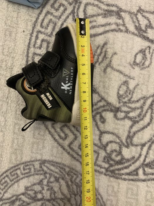 Комбінезон, шапочка та шкіряні черевички