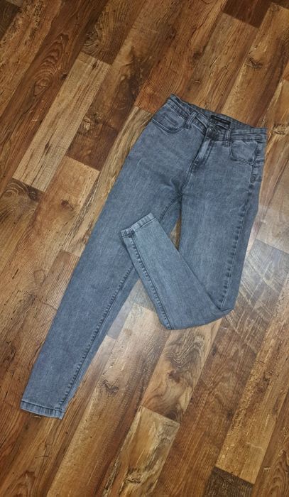 Джинси мом, сірого кольору