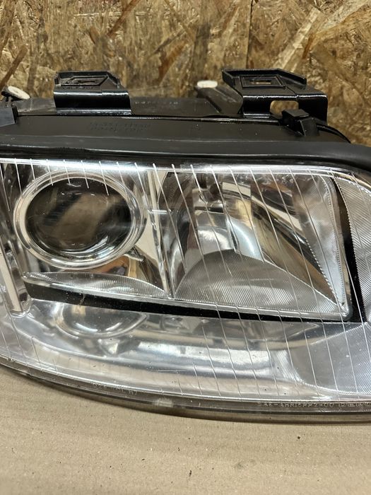 Передня права фара Audi A6 C5 Ауді А6 Ц5 2000—2004 рестайл