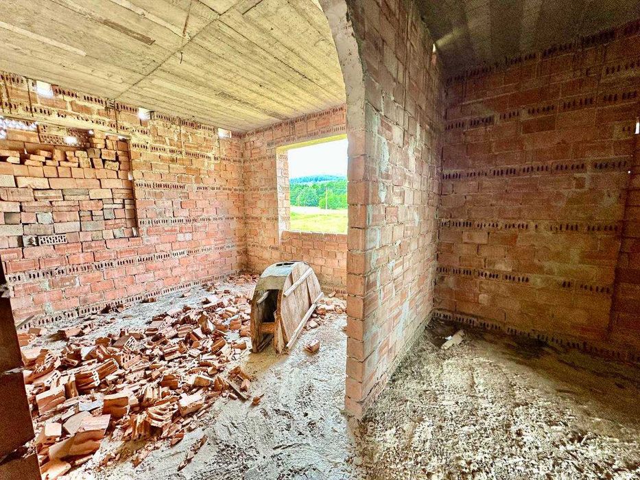 Продаж добротного будинку з примиканням до річки у м.Борислав