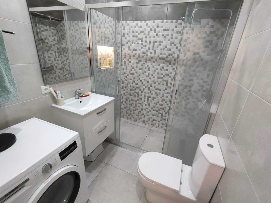 T2 remodelado com aproveitamento de sótão no centro de Almada