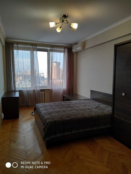 Видовая 2-комнатная на Леси Украинки, метро Зверинецкая, Печерская.