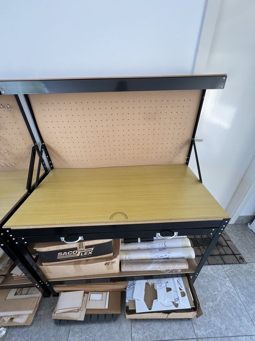 Bancada de trabalho com Gaveta