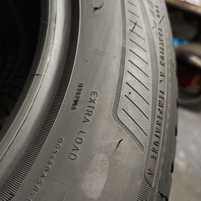 215/60/17 XL Sprzedam parę opon całorocznych Goodyear