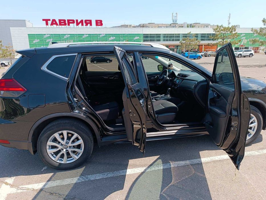 Nissan ROGUE 2017 року