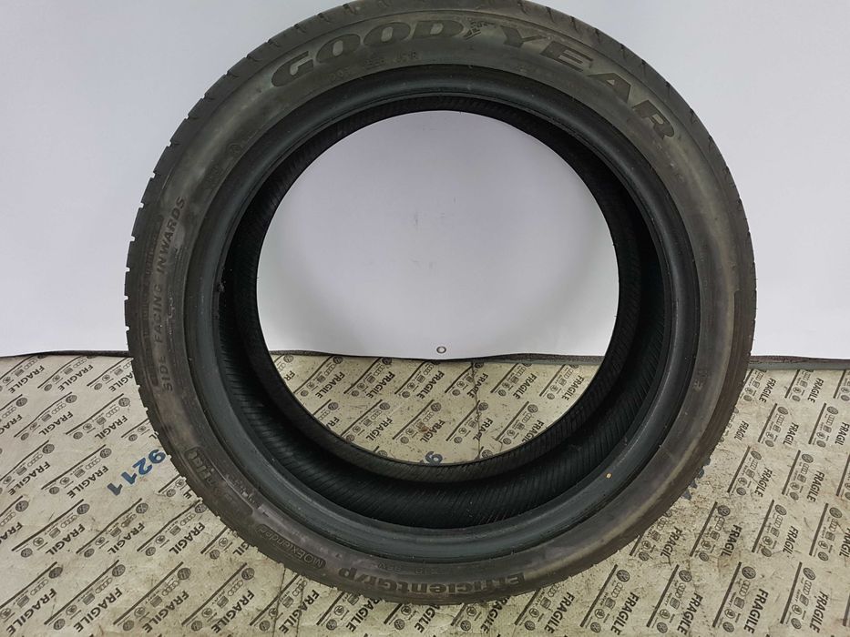 Opona Letnia Goodyear Efficent Grip 235/45R19  235/45/19
