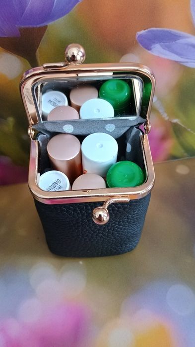 Skórzane etui na pomadki