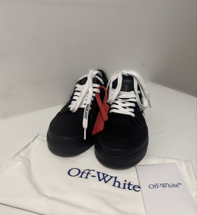 NOWE Off-White sneakers – must have!