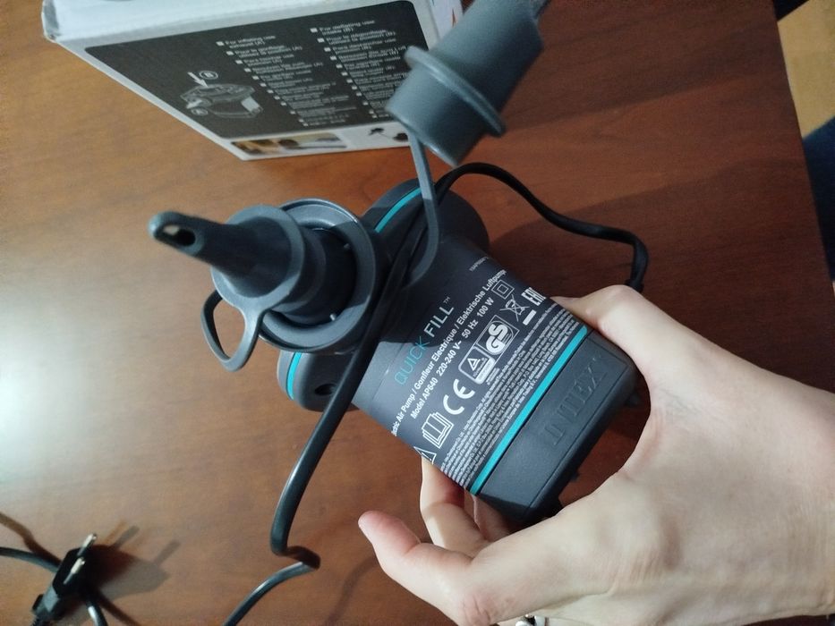 Colchão insuflável + máquina para campismo