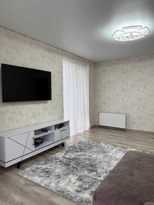 Простора 3-кімнатна квартира в клубному будинку з закритою територією.