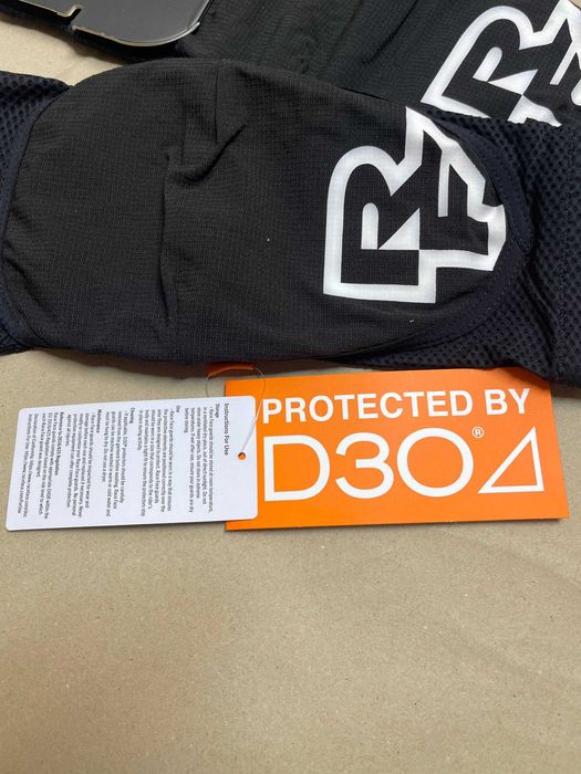 Наколінники Race Face Covert m