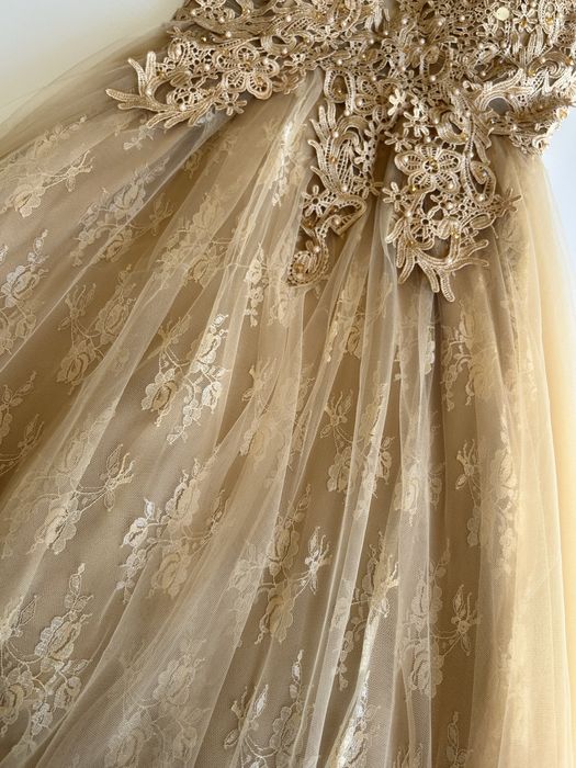 Vestido de festa/ baile de finalistas dourado